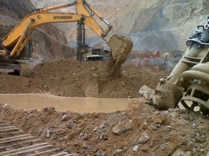 yanacocha open pit clean up3